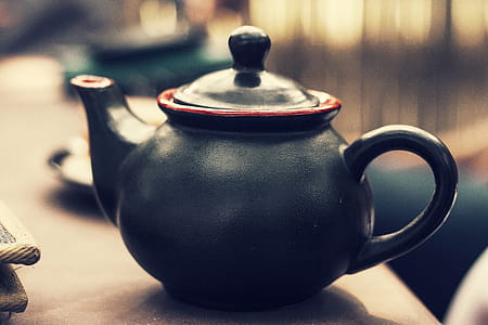 Old fashioned tea pot thumbnail