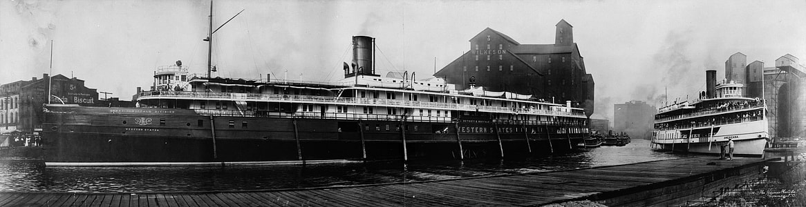 1909 panorama of passenger boats in Buffalo, New York thumbnail