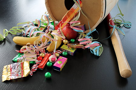 assorted candy lot thumbnail
