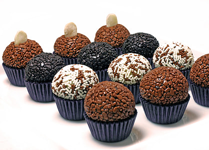 assorted flavor cupcakes thumbnail