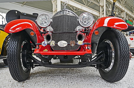 red vintage car thumbnail