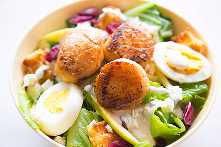 vegetable salad on bowl thumbnail
