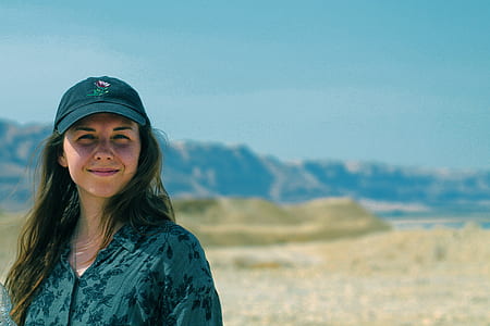 woman portrait photo near the desert thumbnail