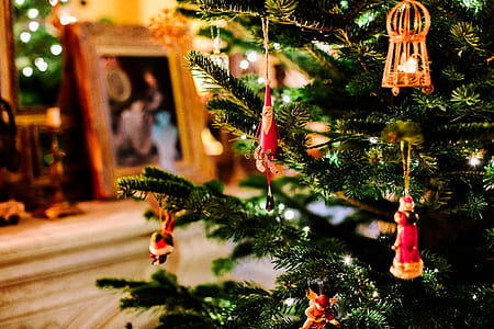 green Christmas tree with ornaments thumbnail