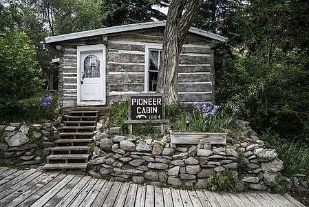 Pioneer Cabin near Reeder's Alley in Helena, Montana thumbnail