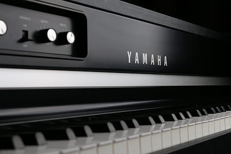 close-up photography of black Yamaha electronic keyboard thumbnail