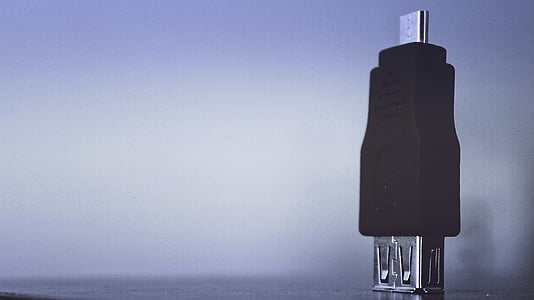 black HDMI adapter thumbnail