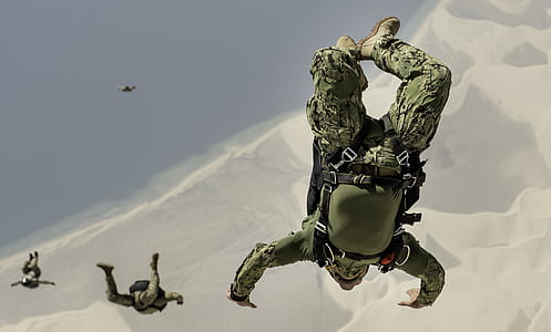 soldier drops from the sky thumbnail