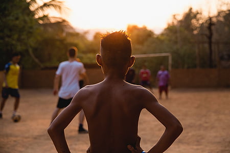 boy watching soccer game thumbnail
