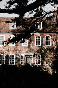 red brick 3-storey house thumbnail