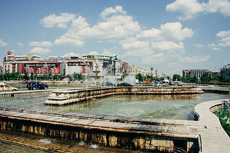 Fountains in Bucharest thumbnail
