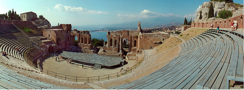 panoramic view of gladiator arena thumbnail