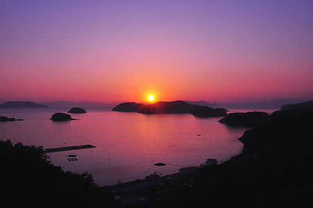 silhouette photography of sunset thumbnail