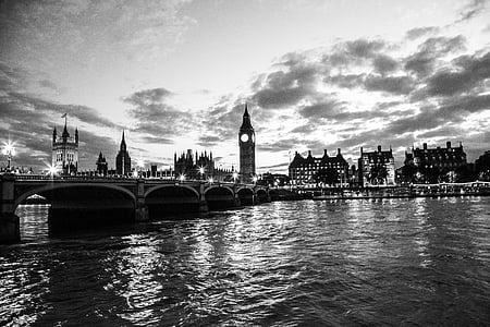 grayscale photography Elizabeth Palace, London thumbnail