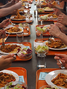 people having dine thumbnail