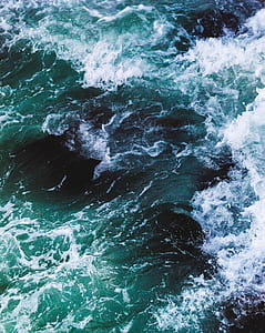 emerald green water splash photo thumbnail