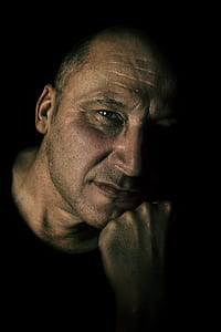 Daniel Craig thumbnail