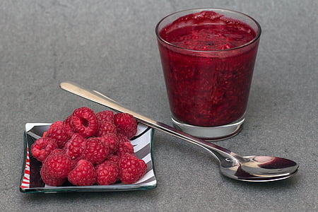 raspberry shake and fruits thumbnail