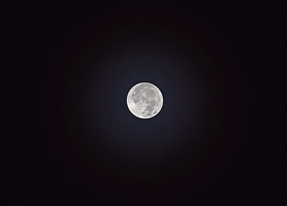 photo of full moon thumbnail