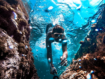 person diving inside water thumbnail