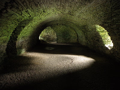 gray concrete arch thumbnail
