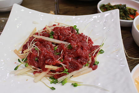 plate of vegetable salad with red sauce thumbnail