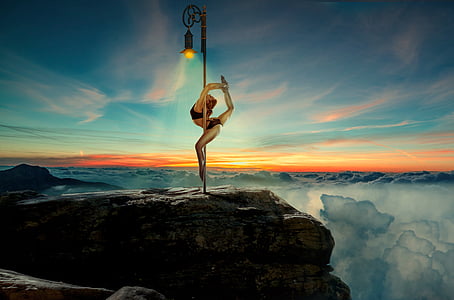 woman dancing on pole thumbnail