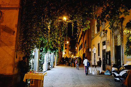 Night street in Rome thumbnail