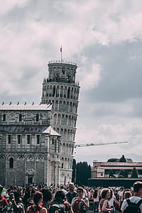 Leaning Tower of Pisa thumbnail