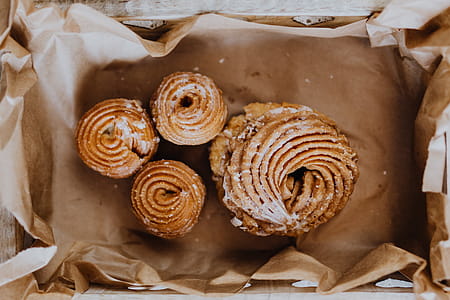 Polish donuts on Fat Thursday thumbnail