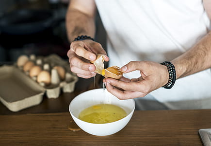 Person Peeling the Egg thumbnail