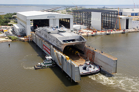 USNS Spearhead coming out onto the River, Alabama thumbnail