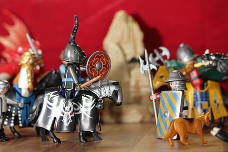gladiator riding horse mini figure thumbnail