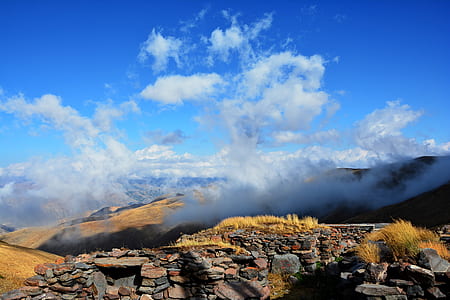 mountain under sky thumbnail