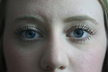 closeup photography of woman's face thumbnail