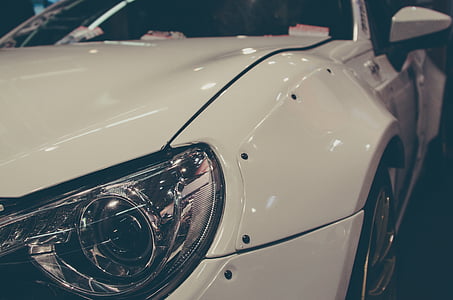 white car thumbnail
