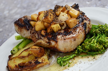 roast meat with veggies thumbnail