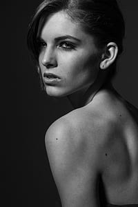 naked woman grayscale photo thumbnail