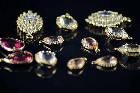 assorted-color-and-type pendant lot thumbnail