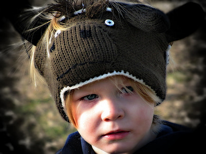 girl wearing knit hat thumbnail