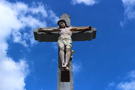 Jesus on Cross statue thumbnail