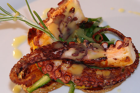 fried squid with sauce thumbnail