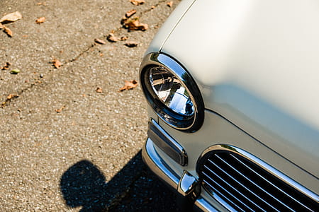 white car thumbnail