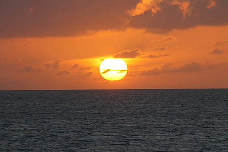 sea with full moon background thumbnail