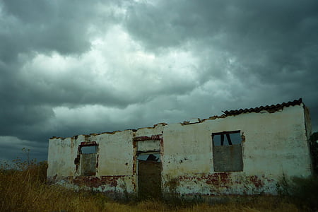 architectural photograph of beige building thumbnail
