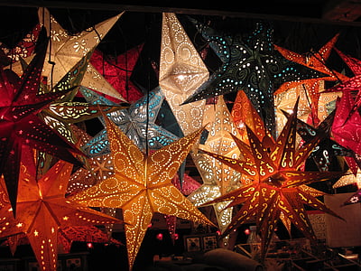 stars hanging on ceiling thumbnail