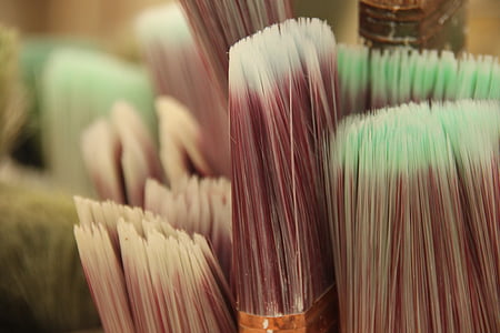 selective focus photography of several brown paint brushes thumbnail