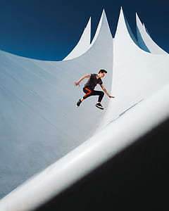 photo of man about to fall thumbnail
