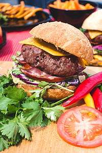 Burger with cheddar, bacon and guacamole thumbnail