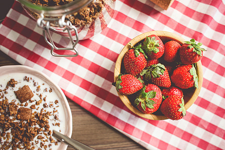 Fresh Strawberries Breakfast thumbnail